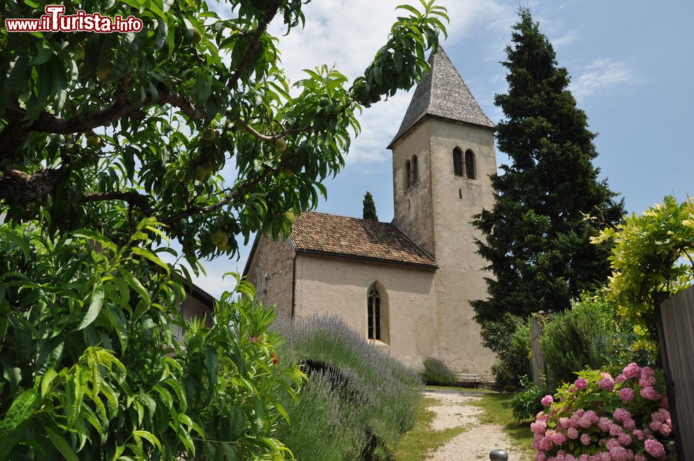 Immagine Una chiesa sulla Strada del vino nei dintorni di Traminer