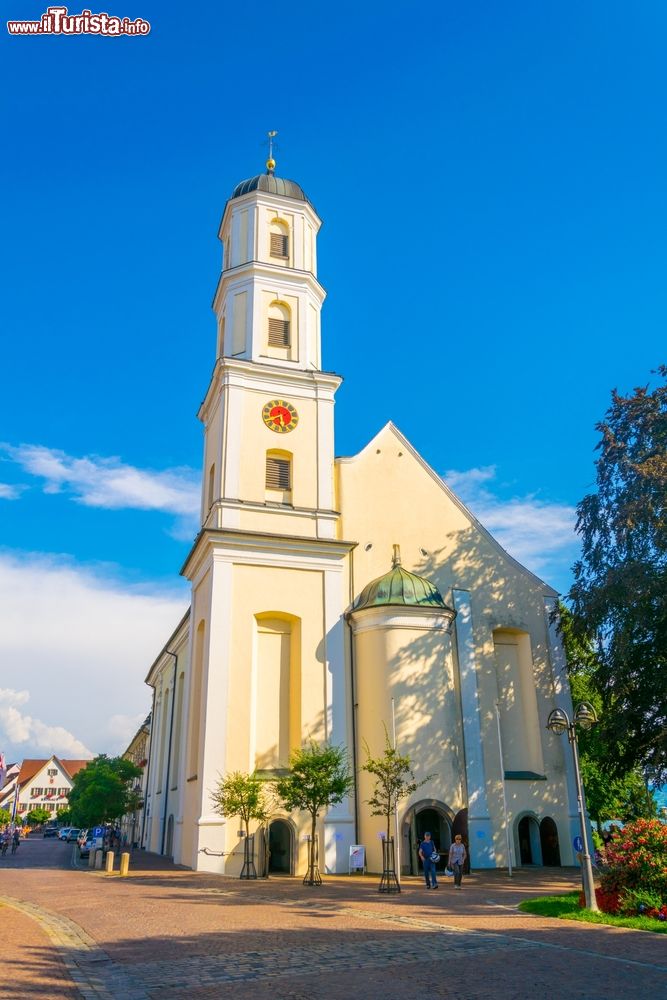Immagine Una chiesetta nella cittadina di Friedrichshafen, località della Germania meridionale affacciata sul Lago di Costanza (Bodensee).