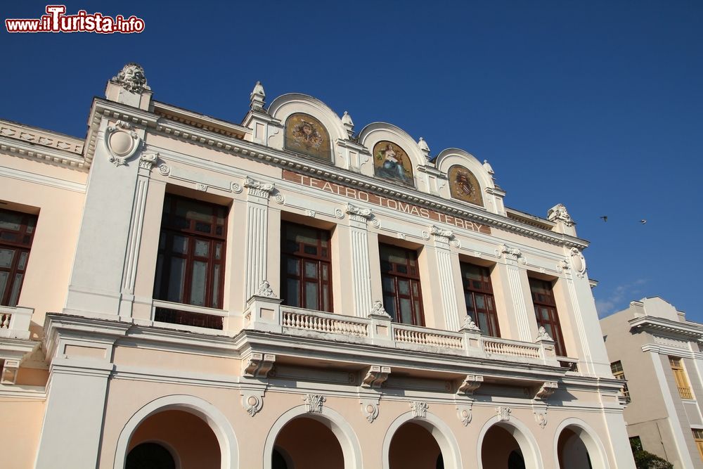 Immagine Il Teatro Tomàs Terry di Cienfuegos, Cuba, è parte del Patrimonio dell'Umanità dell'UNESCO della città cubana.