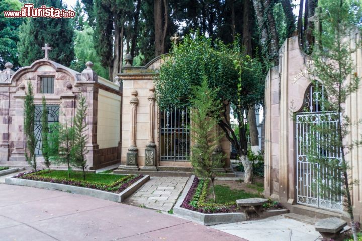 Immagine Tombe presso il Cementerio Municipal di Sucre, Bolivia - foto © Matyas Rehak / Shutterstock