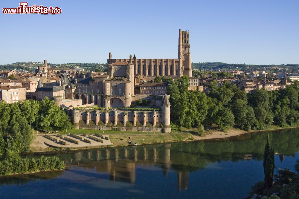 Immagine La Cité Épiscopale di Albi Patrimonio dell'Umanità dichiarata dall'UNESCO: il Palais de la Berbie e la Cattedrale di Santa Cecilia - foto © Ville Albi - Christophe Bouthe