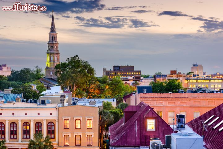 Immagine I colori della città vecchia (in inglese: Historic District) di Charleston, Carolina del Sud, Stati Uniti d'America - foto © Sean Pavone / Shutterstock.com