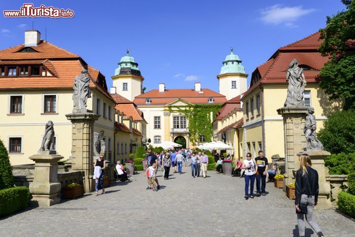 Immagine La fortezza di Ksiaz è formata da un grande complesso di strutture tra corti, terrazze, ingressi e tunnel sotterranei. È oggi uno degli edifici più visitati della Bassa Slesia in Polonia - foto © ppart / Shutterstock.com