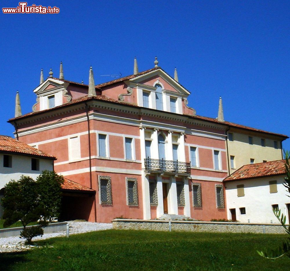 Immagine Conegliano la residenza di Villa Canello - © Paolo Steffan - CC BY-SA 3.0, Wikipedia