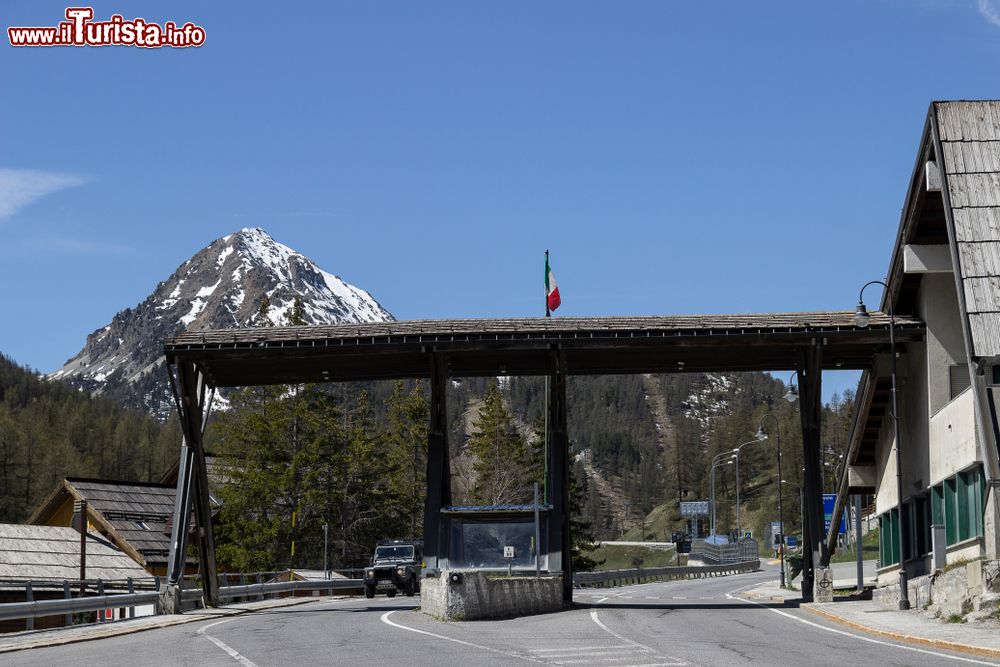 Immagine Confine italo-francese a Claviere, provincia di Torino, Piemonte.