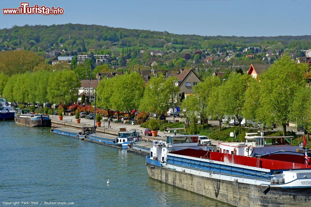 Immagine Conflans-Sainte-Honorine con le chiatte sul fiume Senna, Francia - © Pack-Shot / Shutterstock.com
