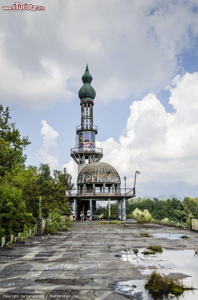 Immagine Consonno la ghost town di Olginate in Lombardia - © tartaruga1988 / Shutterstock.com