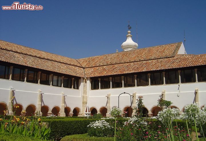 Immagine Il grande convento di San Francesco ad Alenquer in Portogallo - © CC BY 2.0 via Wikimedia Commons.