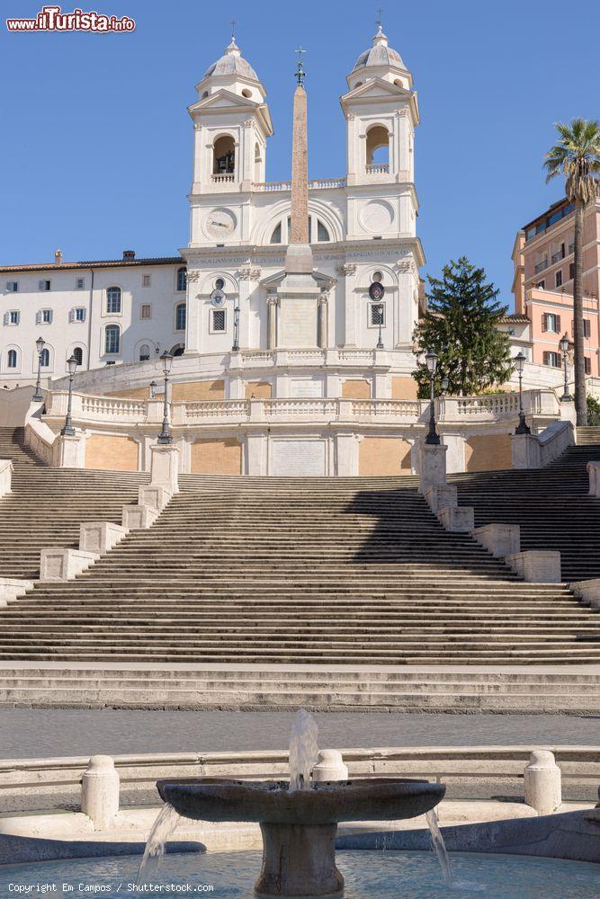 Immagine Coronavirus a Roma: la spettrale scalinata di Trinita dei Monti durante la quarantena Coid-19 - © Em Campos / Shutterstock.com