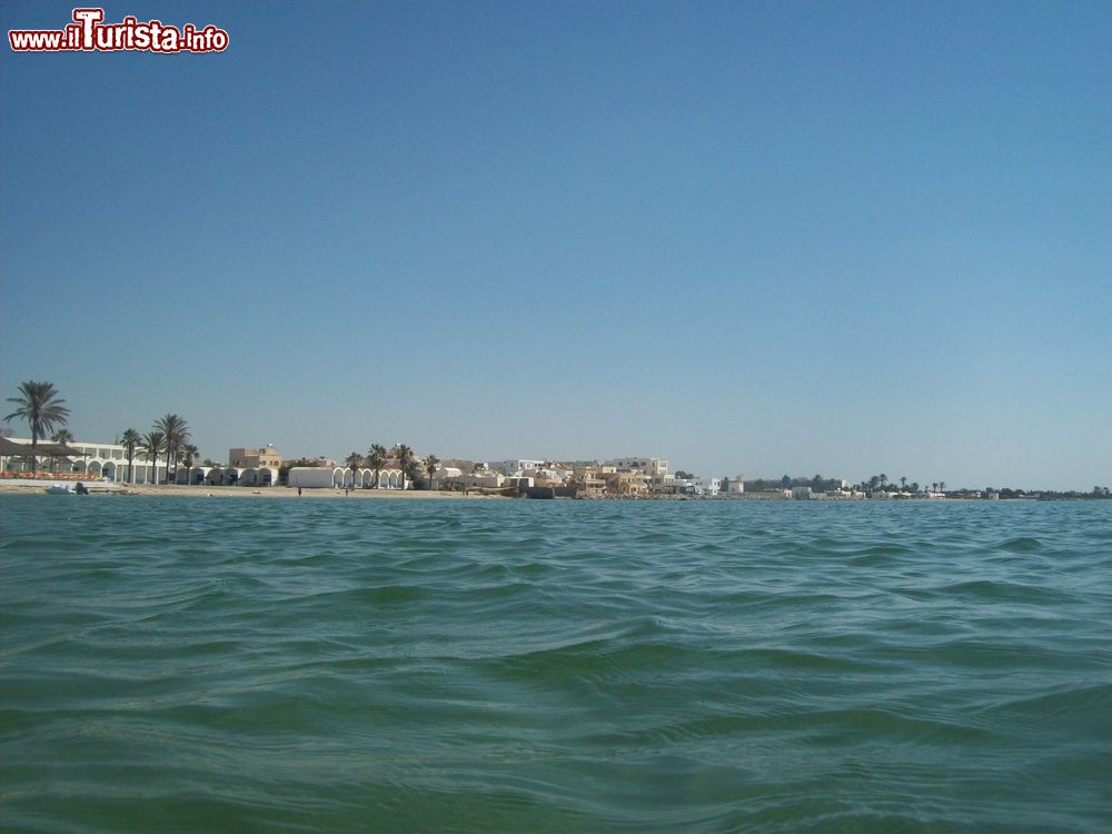 Immagine La costa di Nabeul vista dal mare, Tunisia. Siamo nei pressi della penisola di Capo Bon.