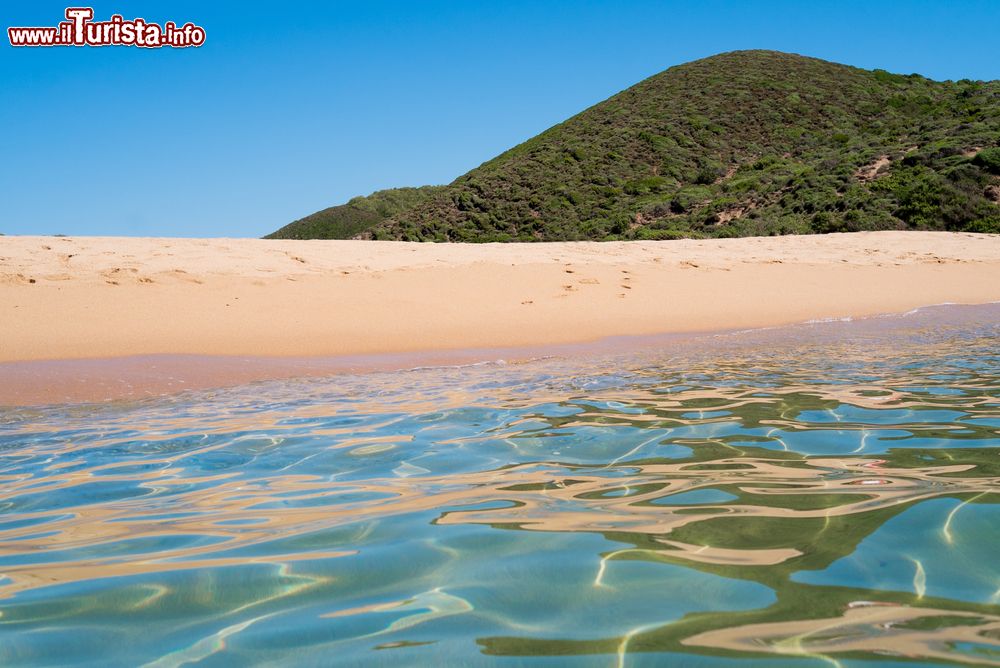 Immagine Costa ovest della Sardegna, il mare di Portu Maga sulla Costa Verde