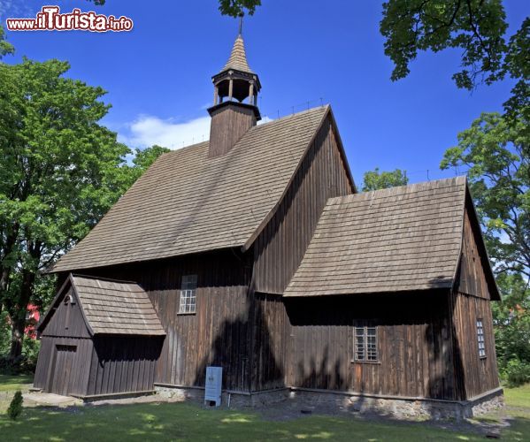 Immagine Una costruzione tradizionale nelle campagne circostanti la città di Walbrzych, nella regione polacca della Bassa Slesia - foto © A and Rob / Shutterstock.com