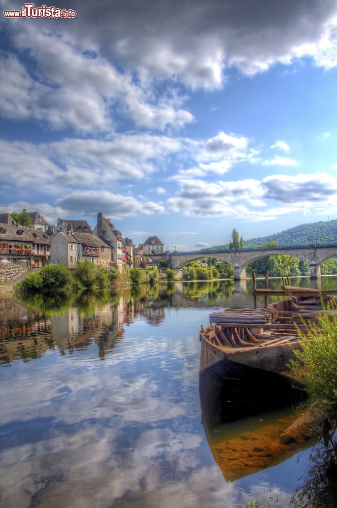 Immagine crociera sulla Dordogne il fiume di Argentat in Francia (Aquitania)