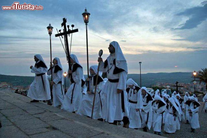 Immagine Sa Cunfraria de su Rosariu, i riti della Settimana Santa a Cuglieri - © Mc87- CC BY-SA 3.0 - Wikipedia