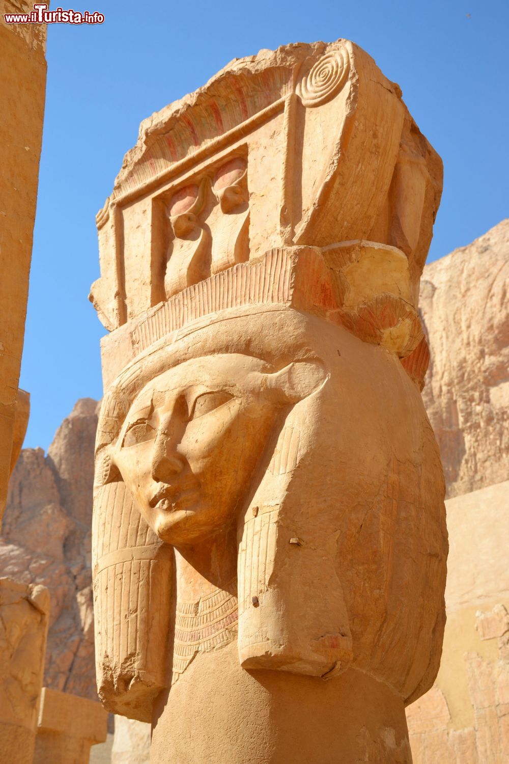 Immagine Una rappresentazione della dea Athor presso il Tempio di Hatshepsut, a Luxor (Egitto).