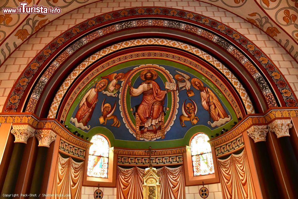 Immagine Decorazioni all'interno della chiesa di San Leone a Eguisheim, Alsazia (Francia) - © Pack-Shot / Shutterstock.com