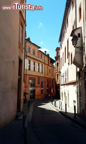 Immagine Uno scorcio della Descente de la Halle aux Poissons, una strada del centro di Tolosa (Toulouse) a pochi passi dal fiume Garonne.