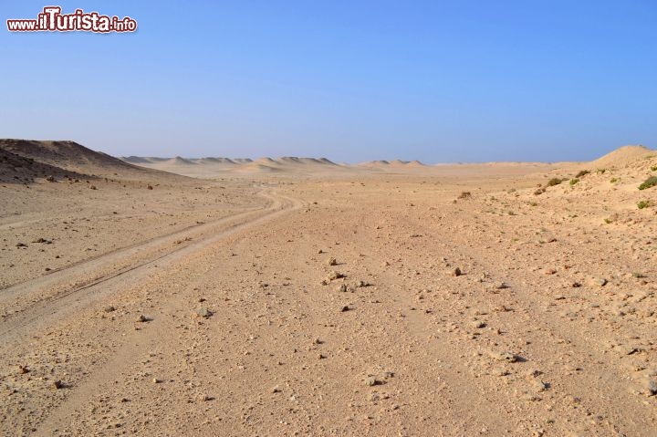 Immagine Escursione nel deserto del Sahara, Dakhla: se non siete surfisti, la cosa migliore da fare a Dakhla sono le escursioni nel deserto a bordo di un fuoristrada.