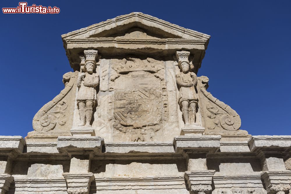 Immagine Dettagli architettonici della fontana di Santa Maria a Baeza, Spagna.