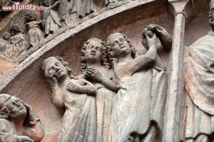 Immagine Dettagli del portale nella cattedrale di San Martino a Colmar, Francia. E' uno dei più importanti esempi di architettura gotica della regione - © wjarek / Shutterstock.com