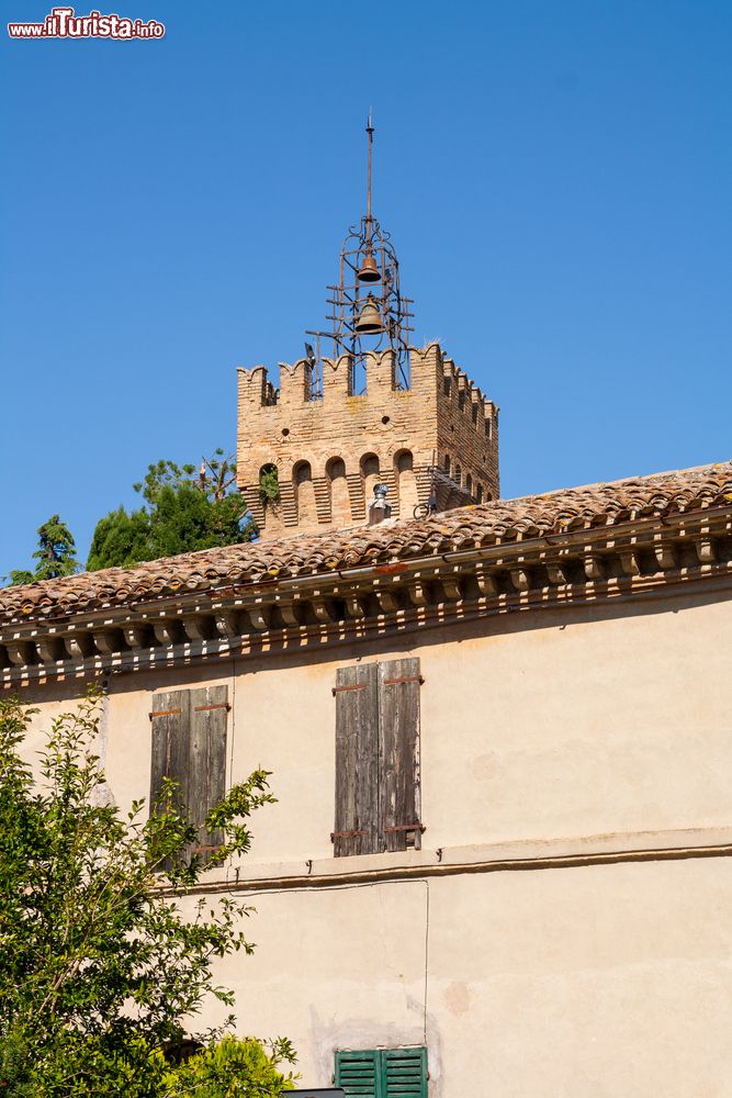 Immagine Dettaglio architettonico del borgo di Offagna, Ancona, Marche.