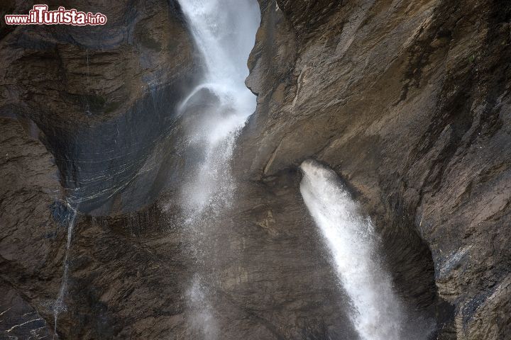 Immagine Dettaglio delle cascate Reichenbach nei pressi di Meiringen, Svizzera. In questa location sir Arthur Conan Doyle ambientò l'epico duello finale fra Sherlock Holmes e l'acerrimo nemico Moriarty.