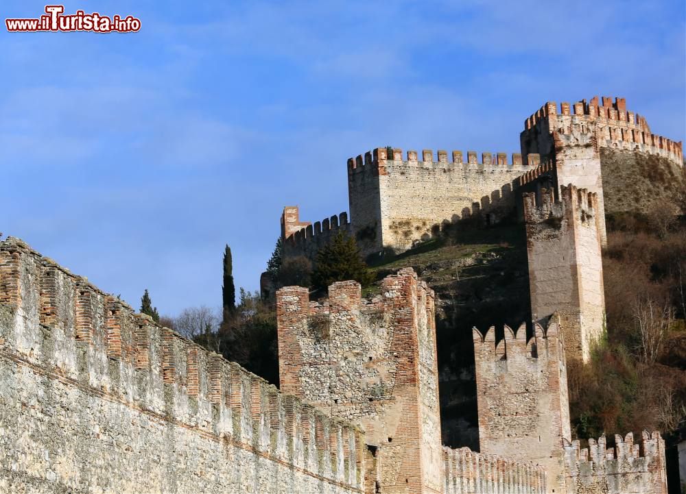 Immagine Dettaglio del Castello di Soave una delle fortezze scaligere nel Veneto