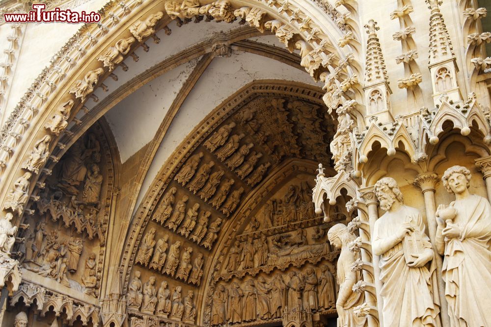 Immagine Dettaglio della cattedrale di Santo Stefano a Metz, Francia.  E' una delle più imponenti opere di architettura gotica di stile francese. Dal 1930 fa parte dei monumenti storici di Francia.