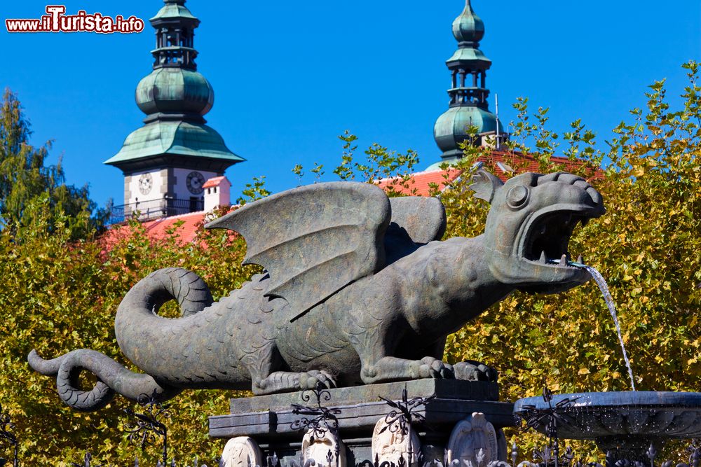 Immagine Dettaglio della fontana Lindworm, simbolo di Klagenfurt.  E' stata eretta nel XVI° secolo.