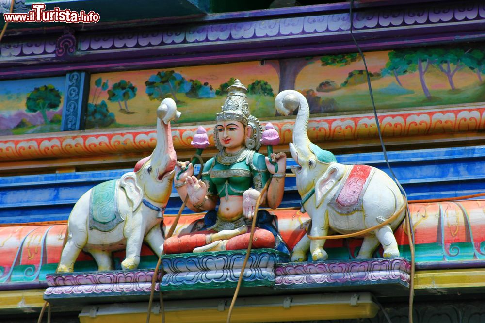 Immagine Dettaglio di un tempio hindu nella città di Victoria, Mahé, Seychelles.