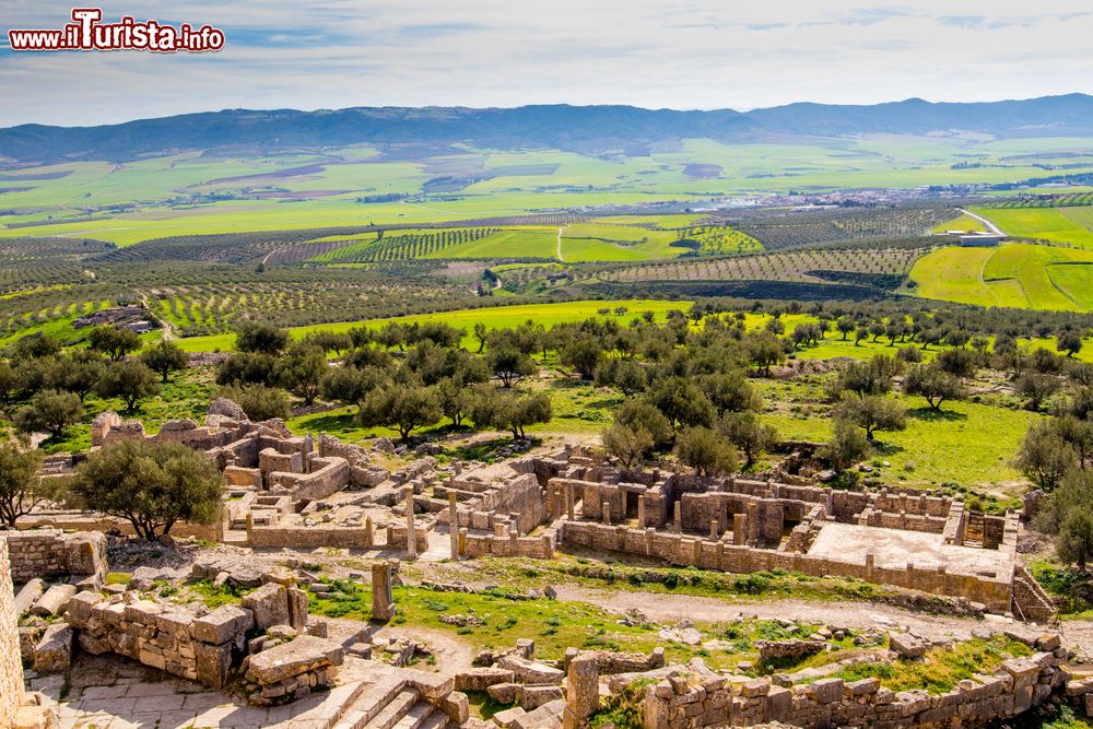 Immagine Dougga, uno dei più importanti siti archeologici della Tunisia. La cittadina è inserita nell'elenco dei patrimoni dell'umanità dell'UNESCO.