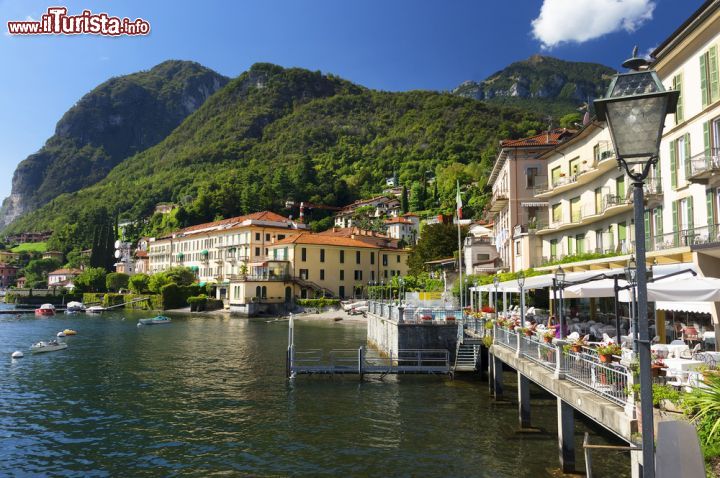 Immagine Edifici affacciati sul lago di Como a Menaggio, Lombardia. Fra natura e ville d'epoca che ospitano strutture ricettive, Menaggio offre scorci fotografici suggestivi e autentici - © Mikadun / Shutterstock.com