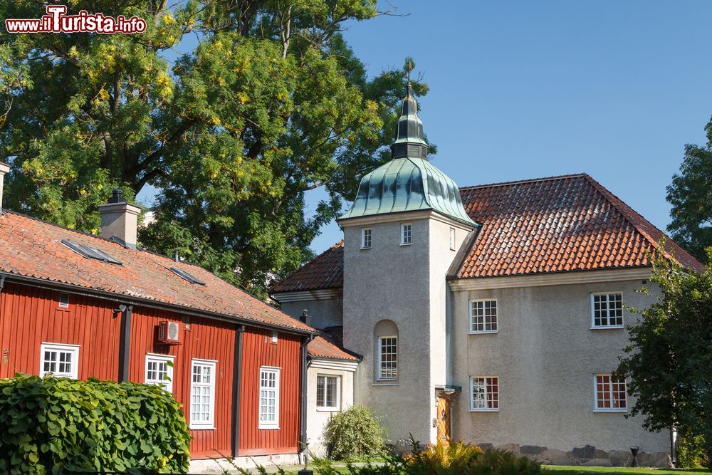 Immagine Edifici storici nel centro di Vasteras, Svezia. In questa graziosa località della penisola scandinava si alternano alla perfezione antico e moderno.