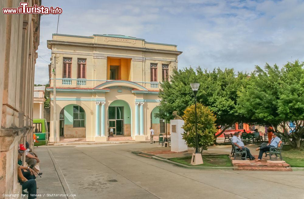 Immagine Edificio coloniale su Plaza Independencia, la piazza principale di Baracoa (Cuba) - © Marc Venema / Shutterstock.com