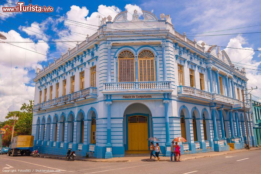 Immagine Un elegante edificio nel centro di Pinar del Rio. La cittadina cubana, pur non essendo tra le più belle dell'isola, merita una sosta per scoprire il suo piccolo centro storico - foto © Fotos593 / Shutterstock.com