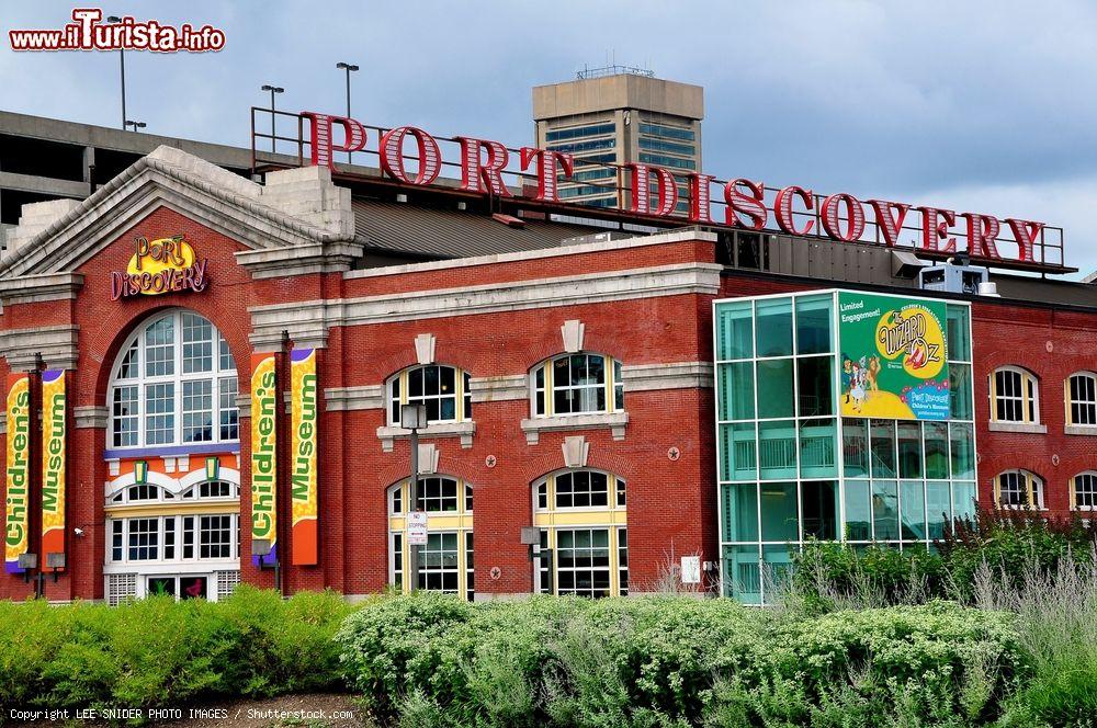Immagine L'edificio in mattoni che ospita il Children's Museum a Port Discovery, Baltimora, Maryland - © LEE SNIDER PHOTO IMAGES / Shutterstock.com