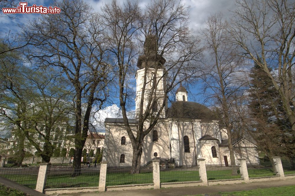 Immagine Edificio religioso nel centro storico di Zamosc, Polonia. La città viene definita la "Padova del Nord" per via dell'impronta rinascimentale di Bernardo Morando, uno degli architetti più attivi nella progettazione di edifici storici e religiosi di Zamosc. Morando era padovano.