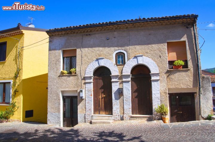 Immagine Un'elegante abitazione del centro di Satriano di Lucania, Basilicata - © Mi.Ti. / Shutterstock.com