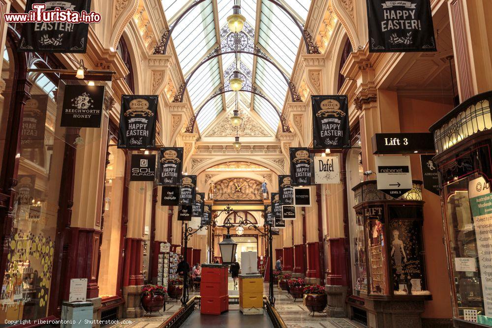 Immagine L'elegante interno della Block Arcade di Melbourne, stato di Victoria, Australia - © ribeiroantonio / Shutterstock.com