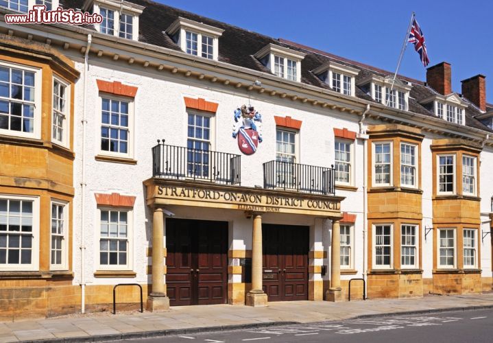 Immagine Elizabeth House in Church Street, Stratford-upon-Avon - Il district council della città natale di Shakespeare © Arena Photo UK / Shutterstock.com