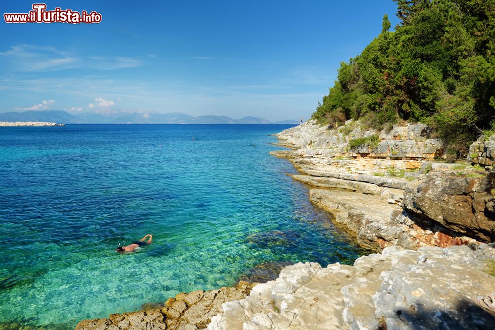 Immagine Emplisi Beach, una delle spiagge più belle di Cefalonia in Grecia