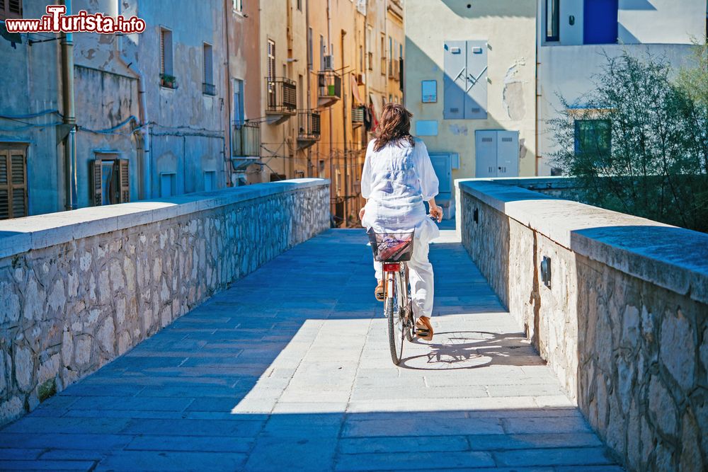 Immagine Escursione in bicicletta nelle strade del centro storico di Trapani in Sicilia