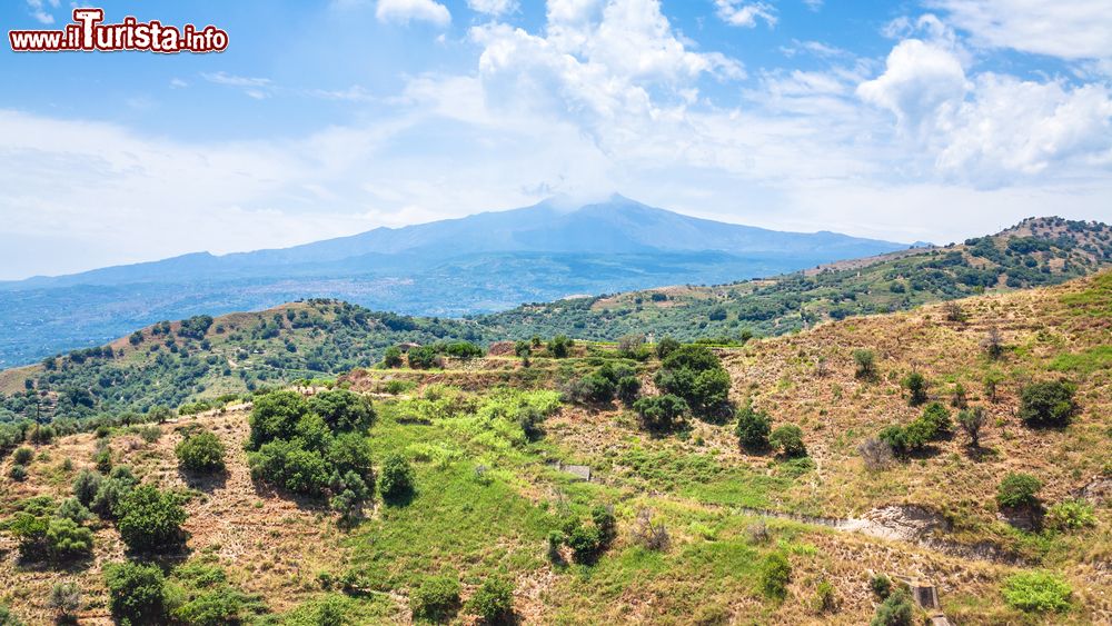 Immagine Escursione sui Peloritani da Calatabiano e panorama fino al monte Etna (Sicilia).