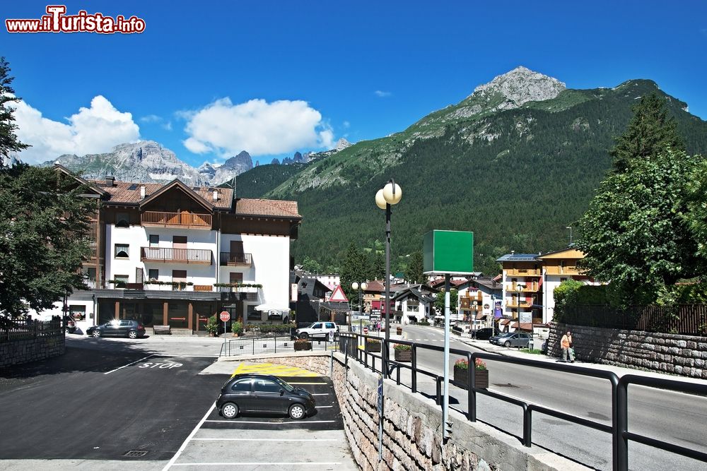 Immagine Estate ad Andalo tra i panorami della Paganella in Trentino.