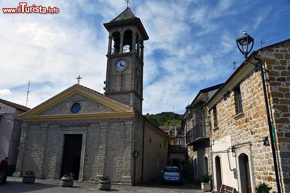 Immagine Esterno della Chiesa di San Giuseppe detta anche Chiesa vecchia di Filiano (Basilicata)  - © Giacomo Silvano, CC BY-SA 4.0, Wikipedia