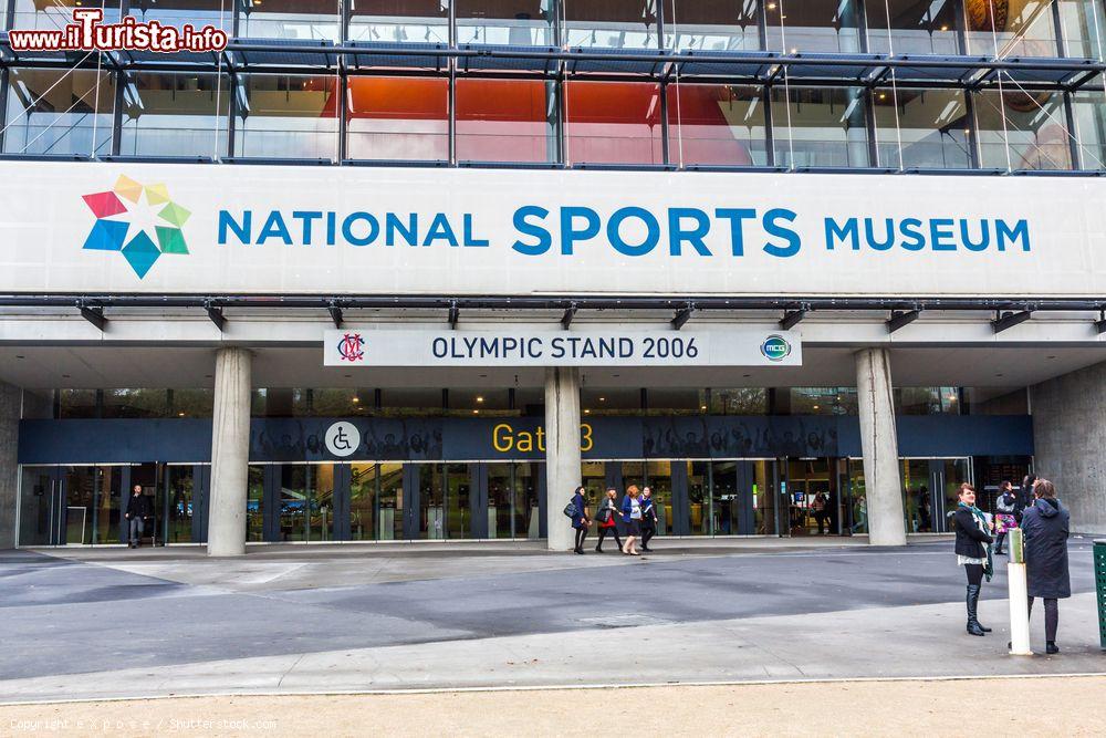 Immagine Facciata del National Sports Museum di Melbourne, Australia. Questo spazio museale è dedicato allo sport australiano e si trova nei pressi del Melbourne Cricket Ground - © e X p o s e / Shutterstock.com