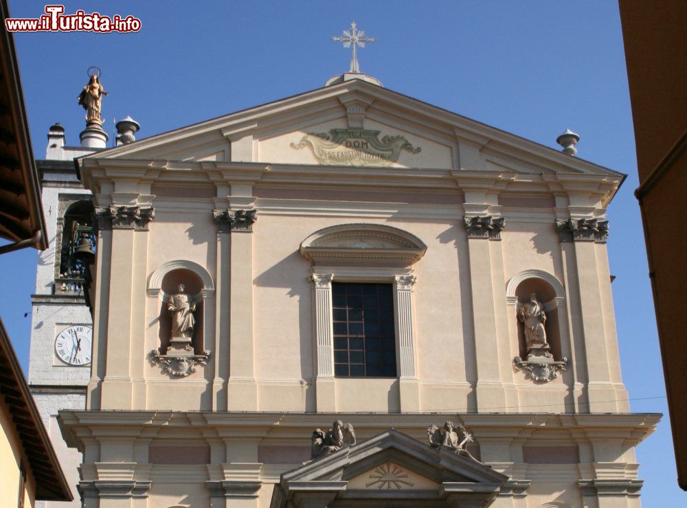 Immagine Facciata della chiesa Parrocchiale di Villa d'Almè in Lombardia