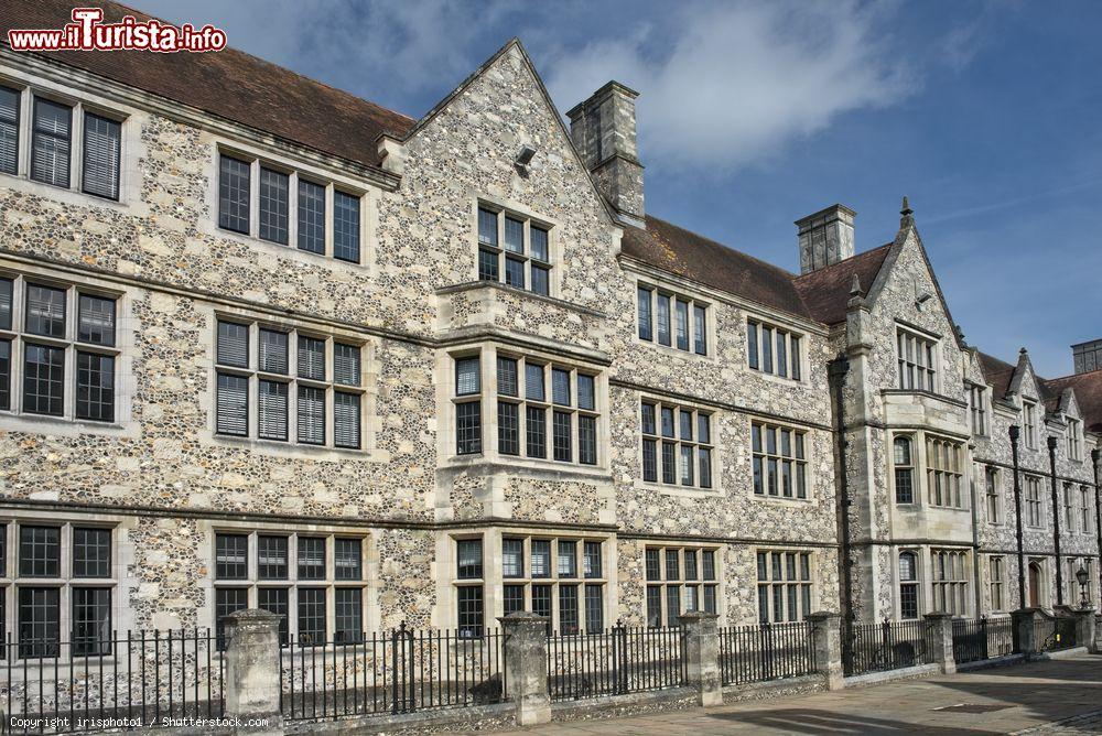 Immagine La facciata della Grande Sala del castello di Winchester, Inghilterra. Questa sala è un ampliamento del castello originario di Winchester costruito da Guglielmo il Conquistatore - © irisphoto1 / Shutterstock.com