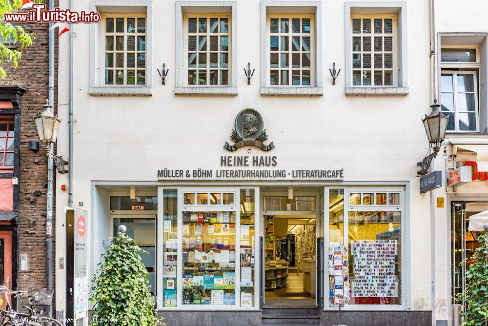Immagine Facciata della Heine Haus a Dusseldorf, Germania. Qui nel 1797 nacque Heinrich Heine, poeta tedesco, fra i più importanti nel periodo di transizione fra romanticismo e realismo - © Takashi Images / Shutterstock.com