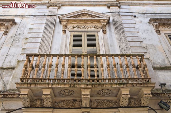 Immagine Facciata del palazzo che ospita la  galleria d'arte a Mesagne in puglia - © Mi.Ti. / Shutterstock.com